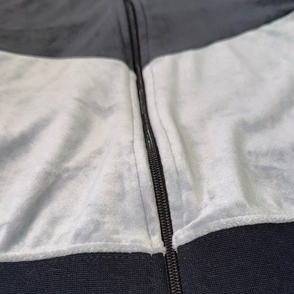 Nike Black and Gray velour Zip-Up Jacket sweater sweatshirt - Picture 2 of 3